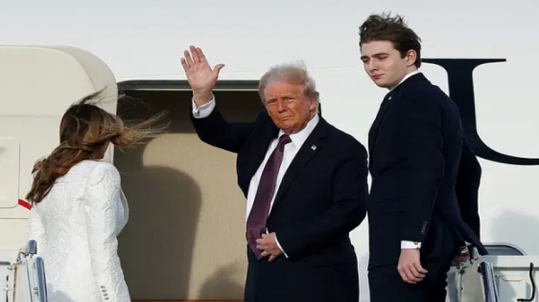 ট্রাম্প ওয়াশিংটনে পৌঁছেছেন, প্রথম দিনেই সই করবেন রেকর্ডসংখ্য ট্রাম্প ওয়াশিংটনে পৌঁছেছেন, প্রথম দিনেই সই করবেন রেকর্ডসংখ্য