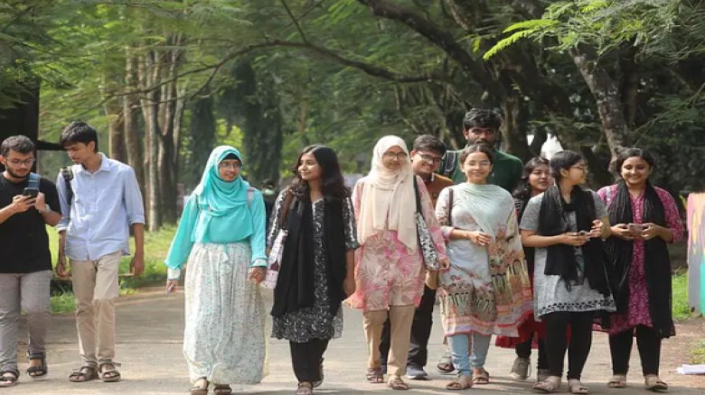 বদলে যাওয়া ক্যাম্পাস বদলে যাওয়া ক্যাম্পাস