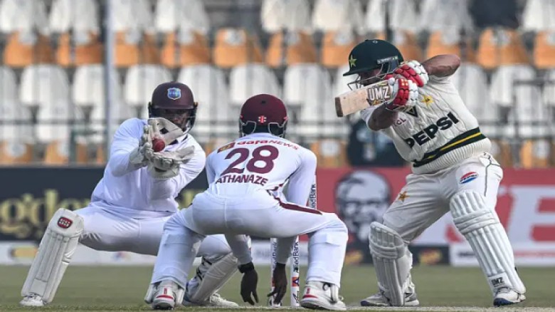 ৪৮ রানে ৭ উইকেট হারাল পাকিস্তান, ওয়ারিকানের স্পিন–ঘূর্ণি ৪৮ রানে ৭ উইকেট হারাল পাকিস্তান, ওয়ারিকানের স্পিন–ঘূর্ণি