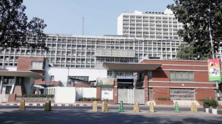 অগ্নিকাণ্ডের ৫ দিন পর সচিবালয়ে সাংবাদিকদের প্রবেশ অগ্নিকাণ্ডের ৫ দিন পর সচিবালয়ে সাংবাদিকদের প্রবেশ